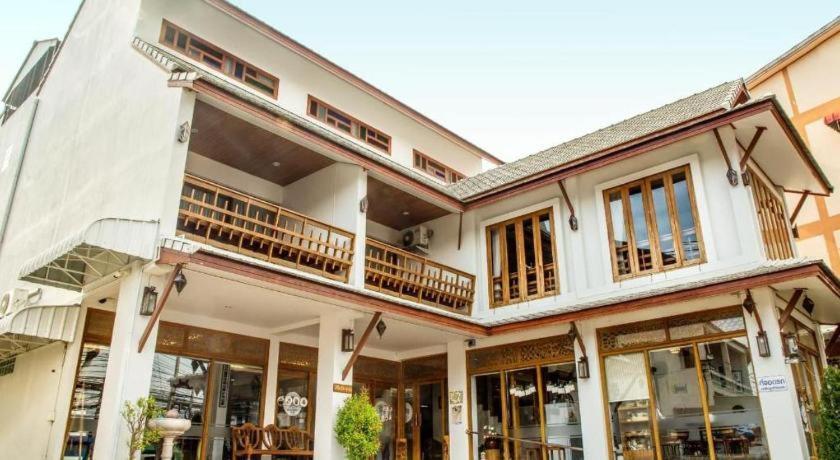 The Indigo House Phrae Hotel Exterior photo